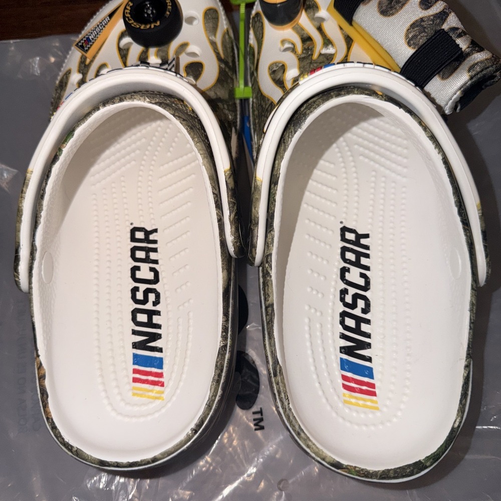 NEW CROCS X Nascar Realtree Camo Classic Clog w Jibbitz Men's 8 Women's 10 NWT‎ - Picture 2 of 7